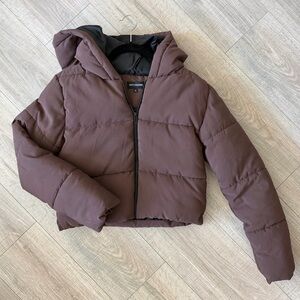 PrettyLittleThing Brown Cropped Puffer Jacket with Hood | Women’s Small